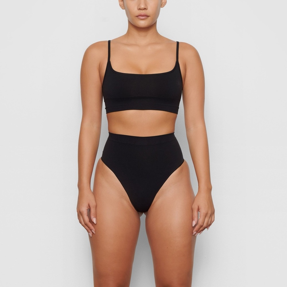 SKIMS core control thong